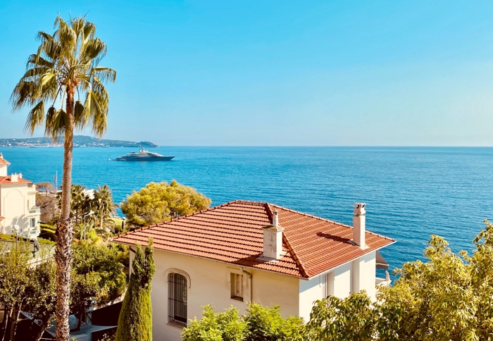 villa de vacances au bord de la mer méditerrannée