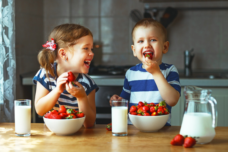 alimentation intuitive apprendre aux enfants a aimer la nourriture et a avoir un rapport sain avec elle