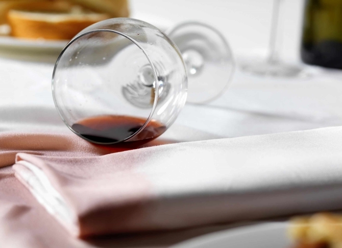 astuces pour enlever tache de vin sur nappe conseils éviter tache