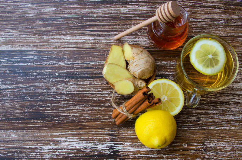 comment calmer la toux la nuit thé au miel et citron pour soigner la toux