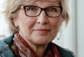 Coupe de cheveux courte pour femme de 60 ans avec lunettes. Toujours aussi belle !