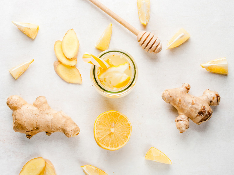 eau de gingembre bienfaits au citron et miel stimule la perte de poids et le métabolisme