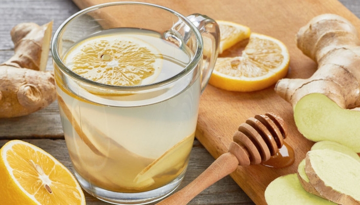infusion gingembre citron miel bienfaits gingembre frais coupé en rondelle