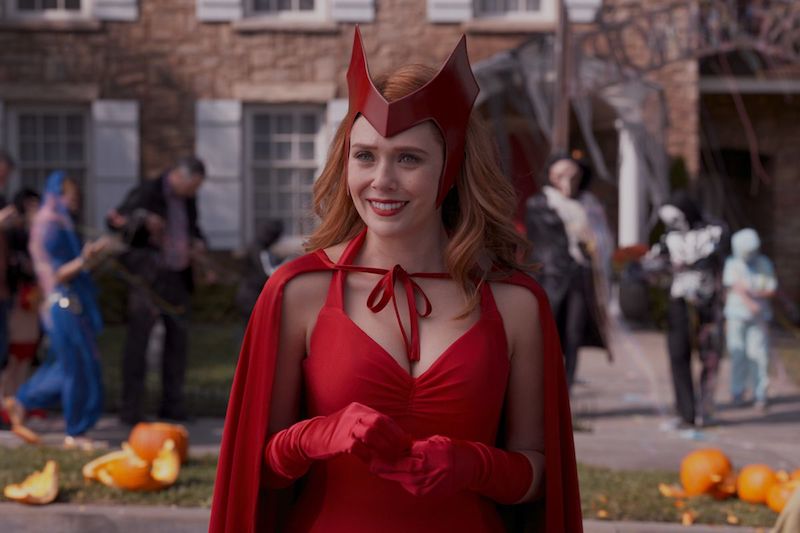 personnage halloween deguisement halloween original cape gants debardeur rouge