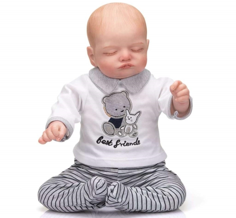 poupée réaliste bébé garçon vêtements blanc et gris