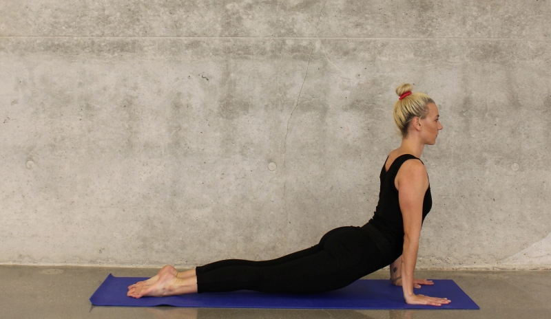 sport pour perdre du ventre posture yoga cobra