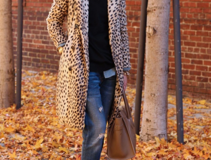 vetements femme tendance jean bleu boyfriend pull col en v chemisier manteau léopard