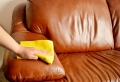 Comment nettoyer un canapé en cuir : 12 conseils pour garder sa beauté noble