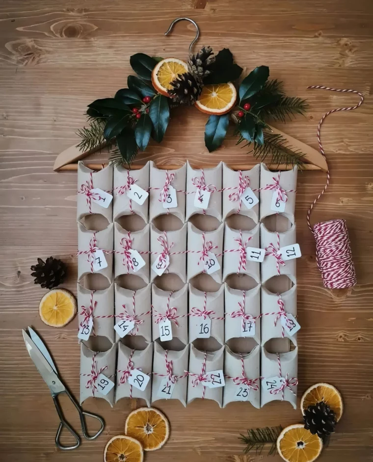 diy calendrier d advent carton cintre houx orange sechee ficelle