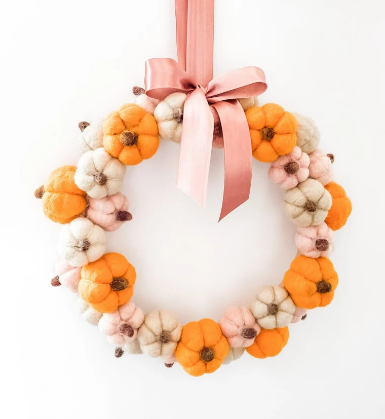 diy couronne figurines citrouilles colores ruban rose gold