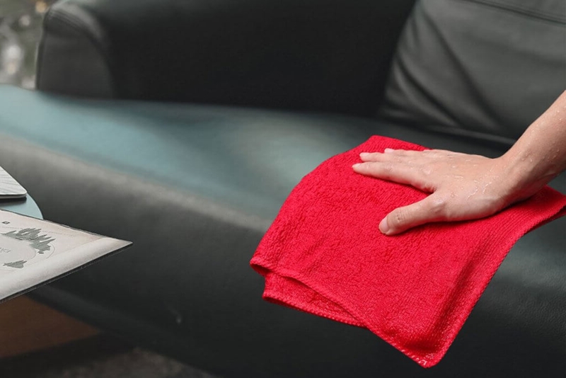 Comment nettoyer un canapé en cuir : 12 conseils pour garder sa
