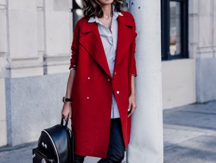 manteau hiver femme longueur genou rouge pantalon slim noir baskets et top gris