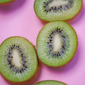 Tout sur le kiwi : quand et pourquoi consommer et comment faire murir des kiwis