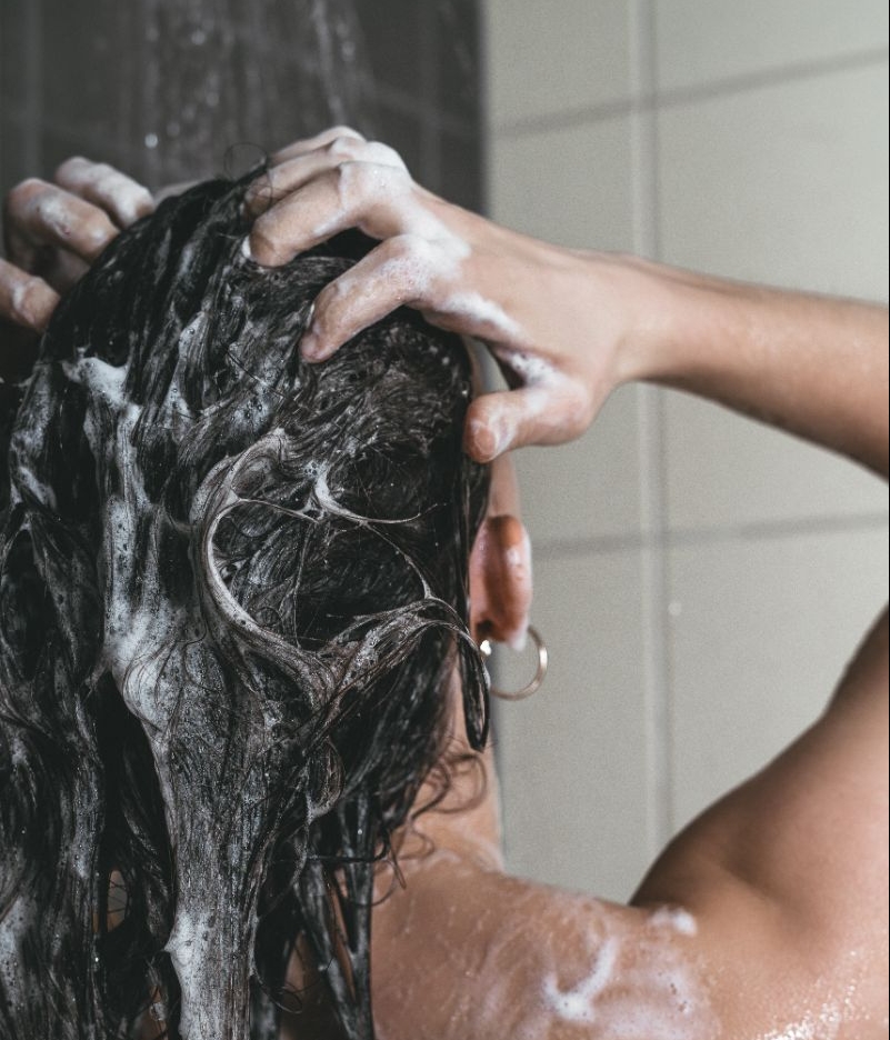 choisir les bons soins shampoing et apres shampoing pour laver ses cheveux soin sans sulfates