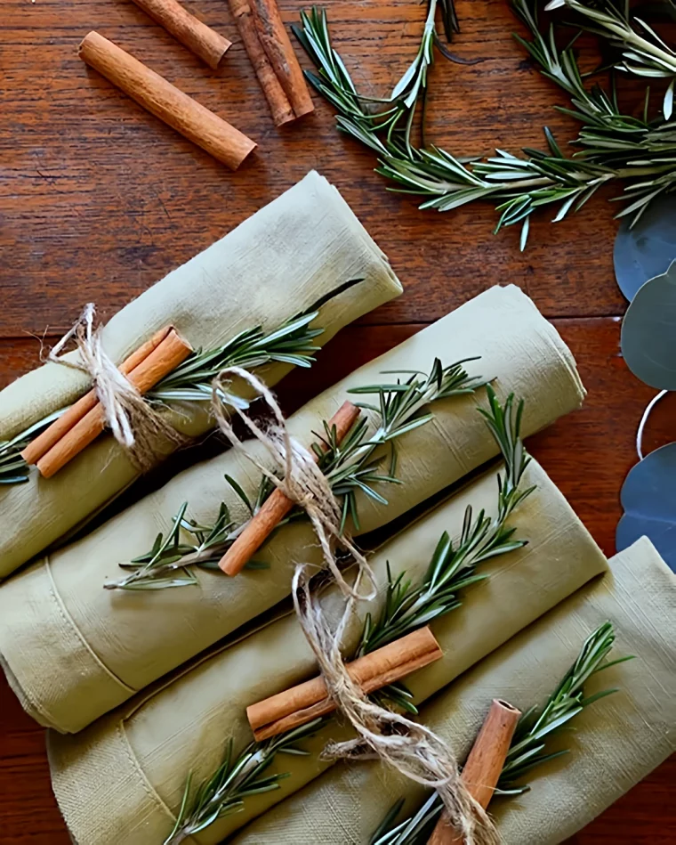 comment decorer la table de noel avec de belles serviettes