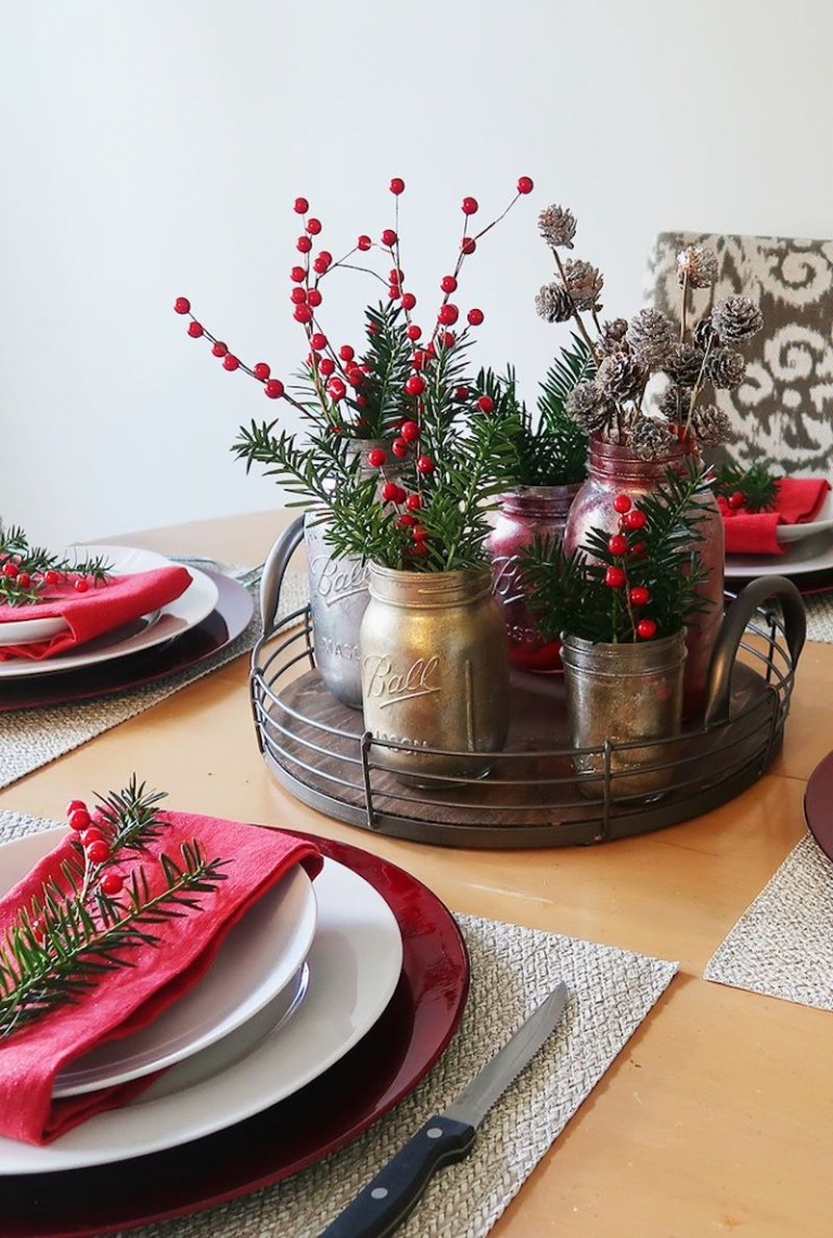 Le houx de Noël dans le jardin et dans la déco festive – une tradition