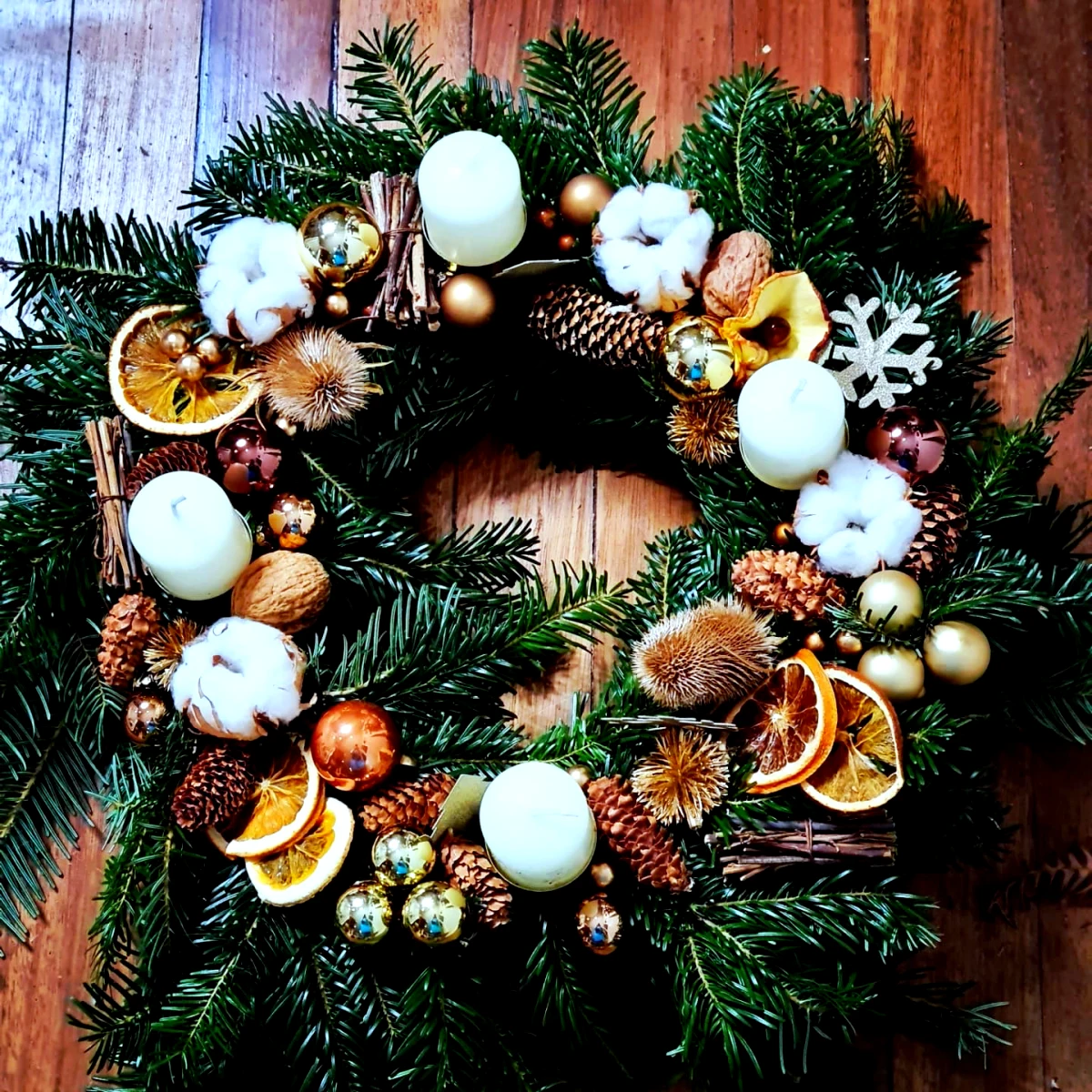 faire une couronne pour le centre de table pour noel