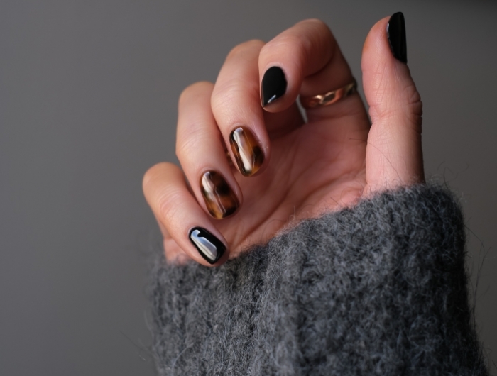 manucure en noir tendance ongles fetes de fin d année