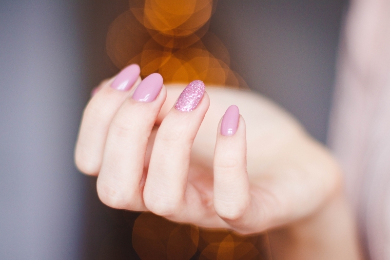 manucure rose pâle ongles pour les fetes de fin d année