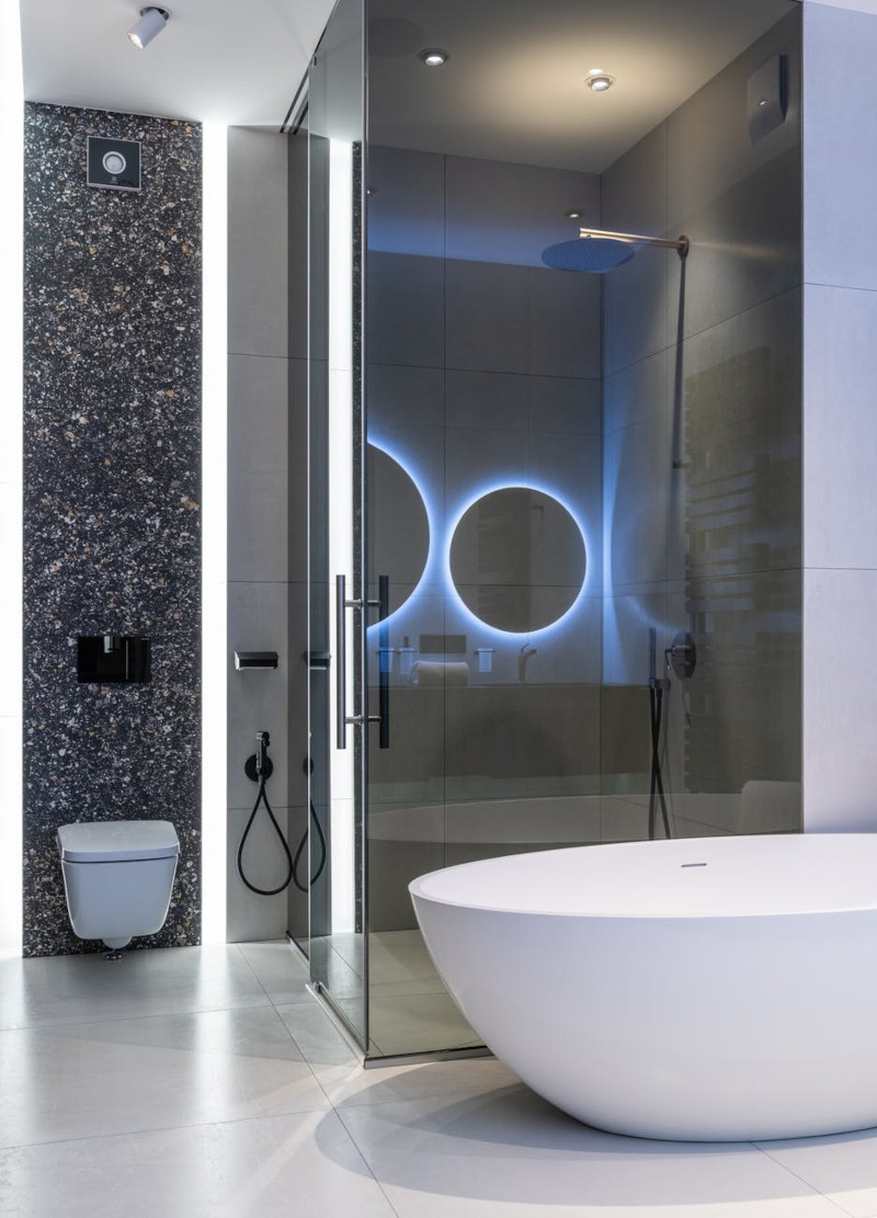niche de salle de bain optimiser l espace à l aide de porte ou paroi de douche