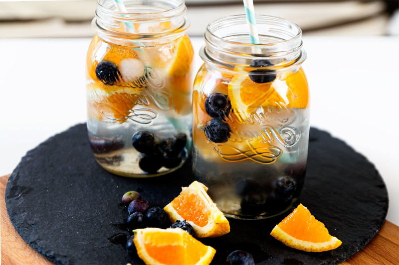 recette detox eau fruitée myrtilles oranges gout rafraichissant et tonifiant