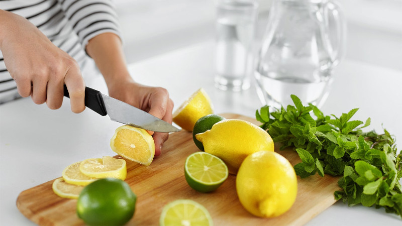 semaine detox citrons et limes faire de l eau citronnee pleine de bienfaits