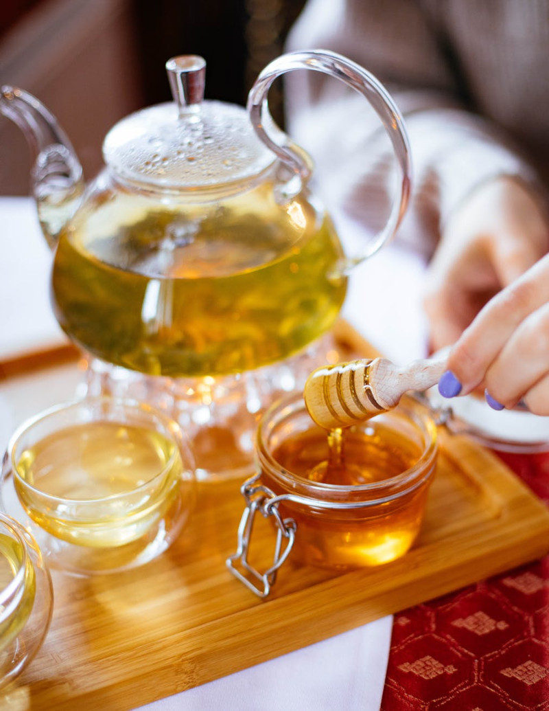 thé detox au miel et a la cannelle remede naturel pour eliminer les toxines