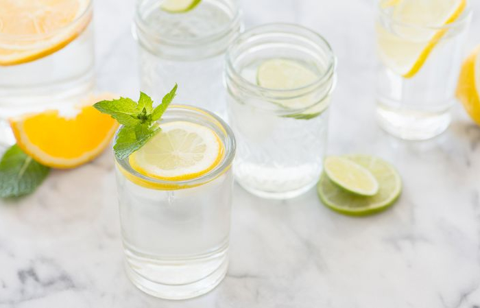 boire de l eau tiede et citron à jeun avantages inconvenients principes
