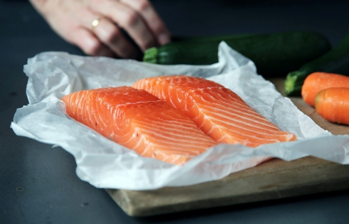 décongeler poisson décongeler saumon filets papier légumes