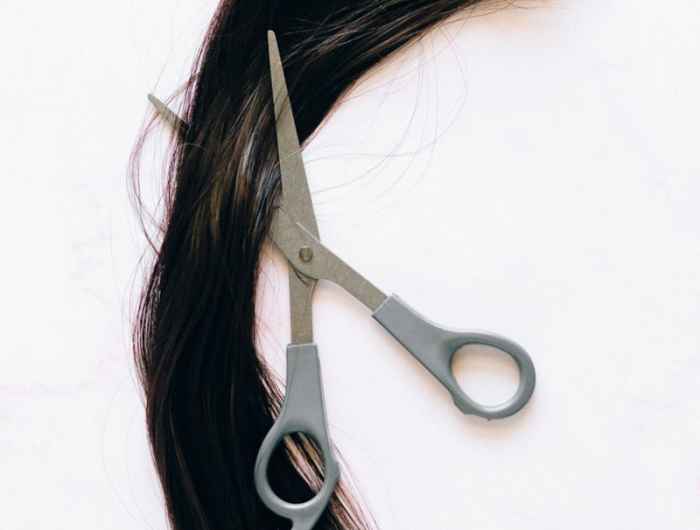 est ce normal de perdre ses cheveux tous les jours on perd environ 100 cheveux par jour