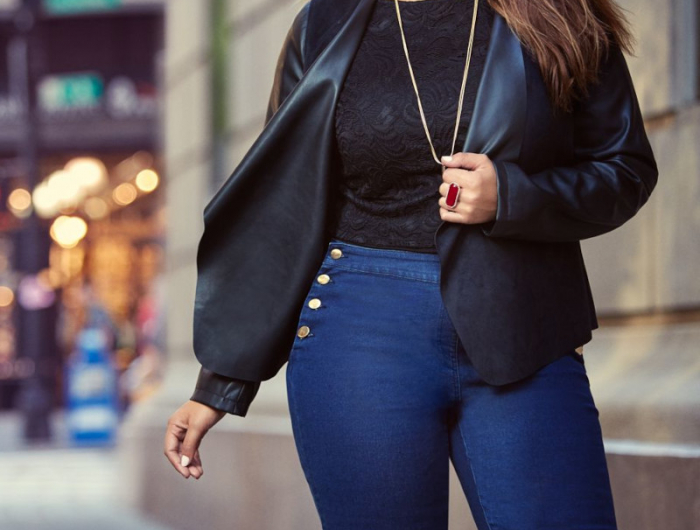 look tendance pour femme ronde jean veste noire top noir