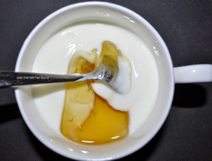 masque anti age masion a base de yaourt et miel efficace