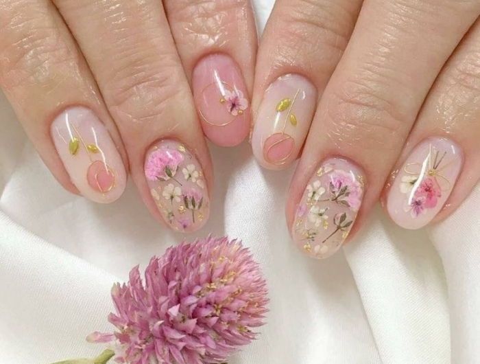 nail art ongles en gel avec des motifs floraux dessins creatifs