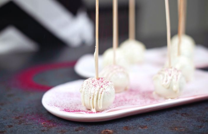 poudre rose exemple de gâteau anniversaire original pour le gouter ou dessert saint valentin pour le menu