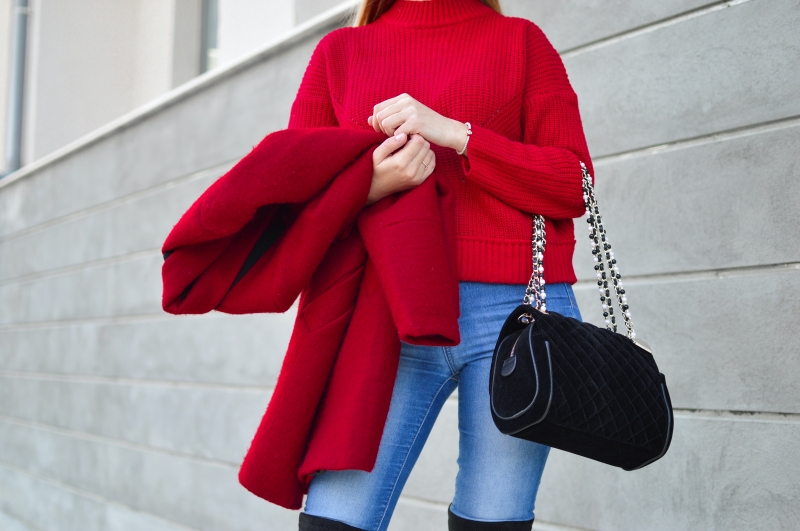 pull rouge tenue d hiver casual chic manteau rouge