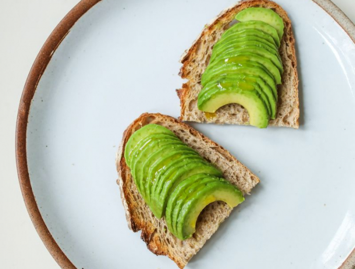 règles douloureuses remède naturel sandwich aux avocats