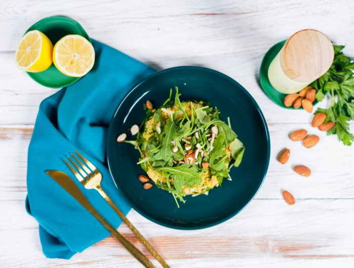 repas romantique salade de couscous aux roquettes et amandes