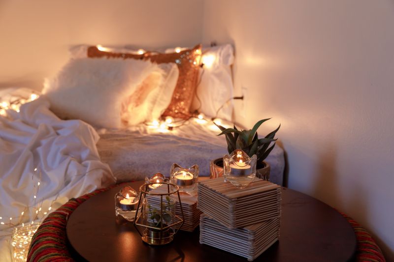 soirée en amoureux chambre à éclairage romantique à l aide des bougies