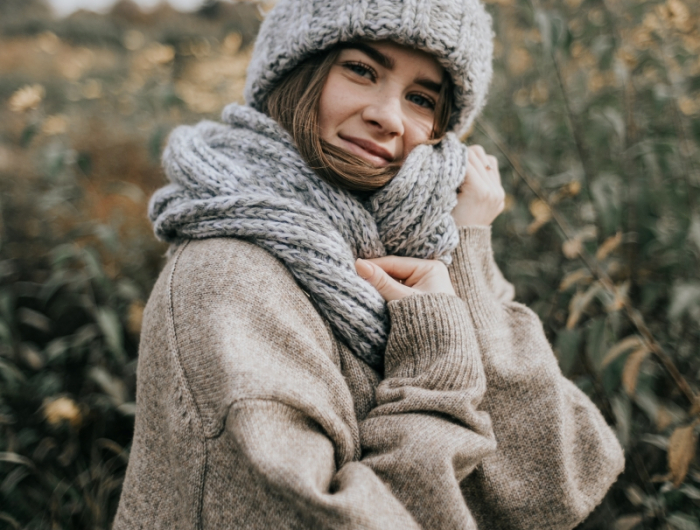 accessoires hiver chapeau crochet gants femme tenue froid