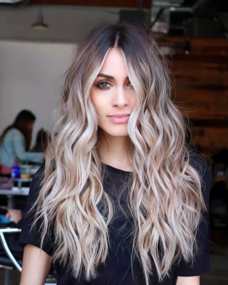 effet ombre sur femme cheveux longs et clairs