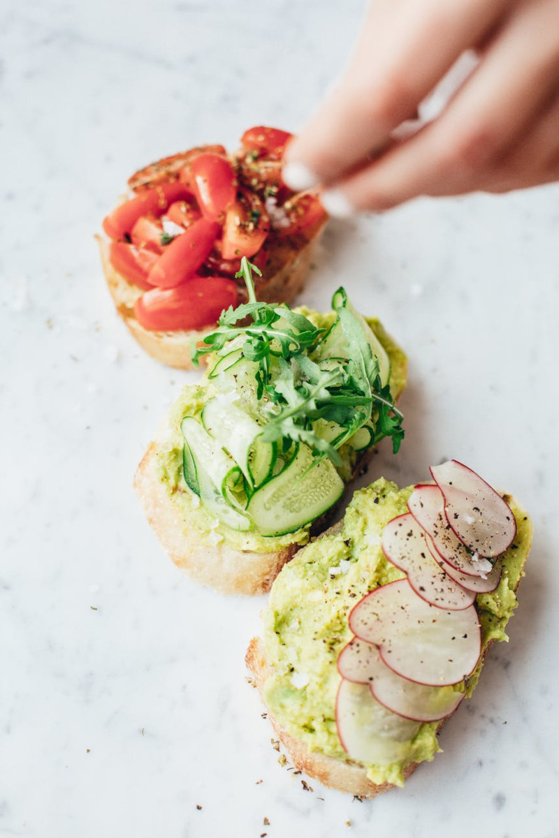 entree froide facile et rapide toast a l avocat petit dejeuner nutritif