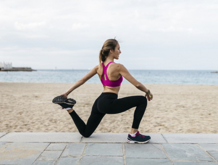 exercice intérieur cuisse course a pied et etirements pour les quadriceps