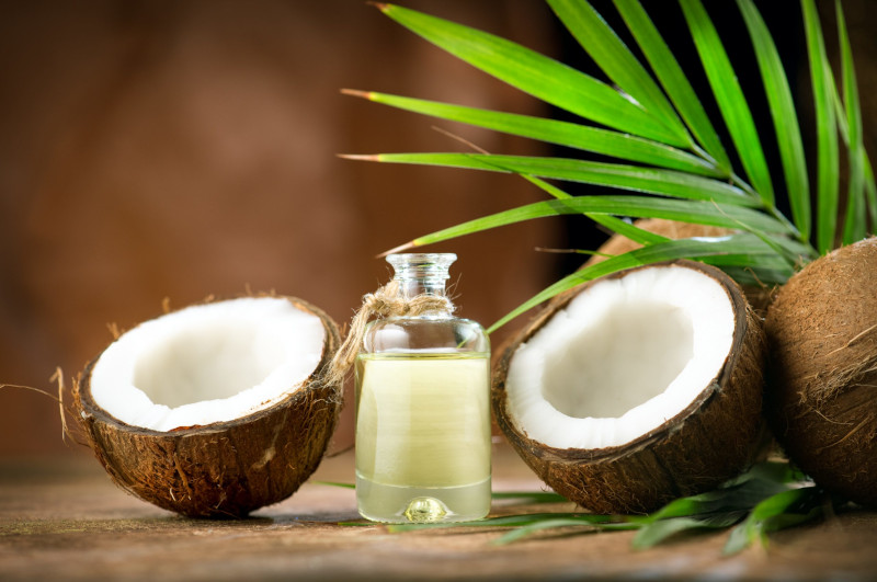 huile de noix de coco pour la peau sèche