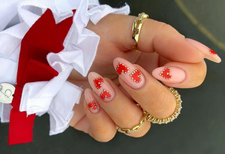 Manucure Saint Valentin 8 designs qui feront battre vos cœurs en 2022