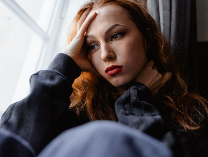 quels sont les symptômes du burn out une fille rousse