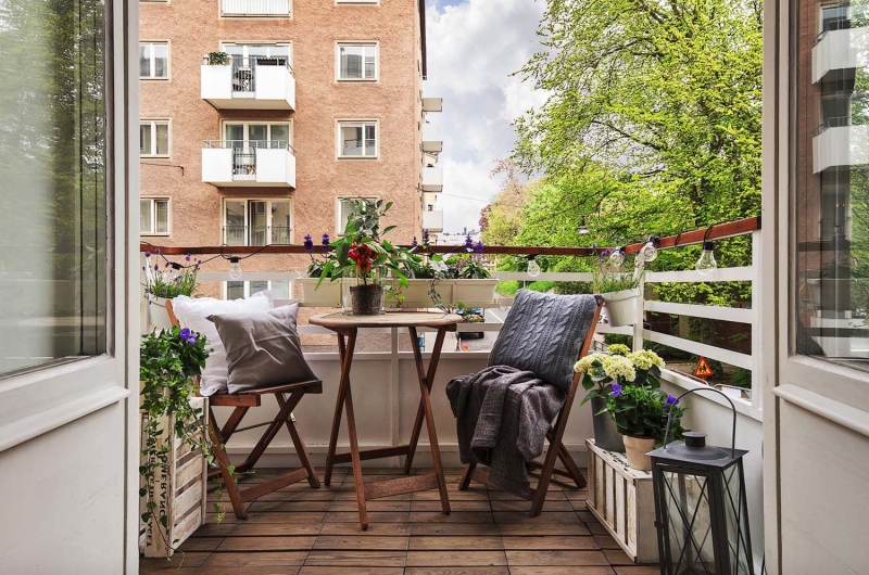 Meuble petite terrasse, balcon : fauteuil, chaise et table d'extérieur déco