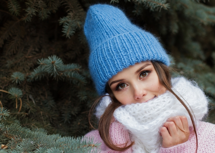 tenue hiver femme accessoires chapeau crochet écharpe