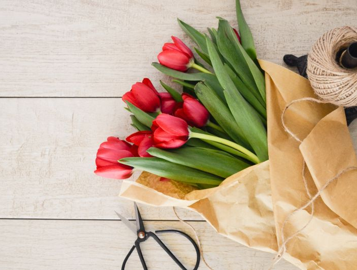 bouquet de fleurs dans un vase un bouquet de tulipes