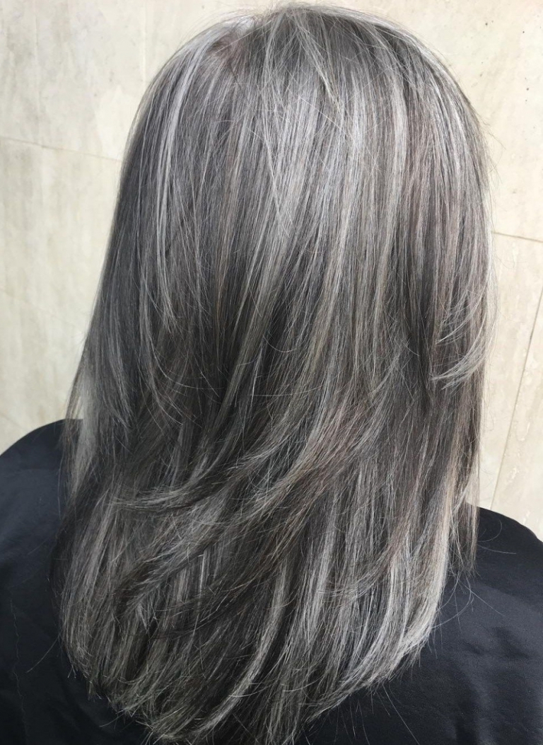 Balayage Inverse Sur Cheveux Gris