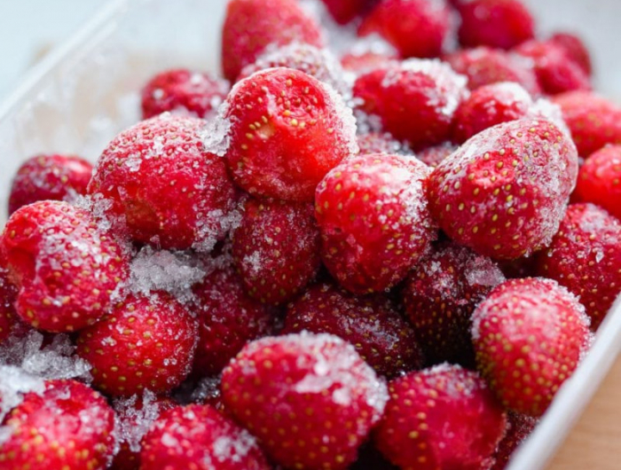 congeler des fraises de la maniere correcte sans les entasser